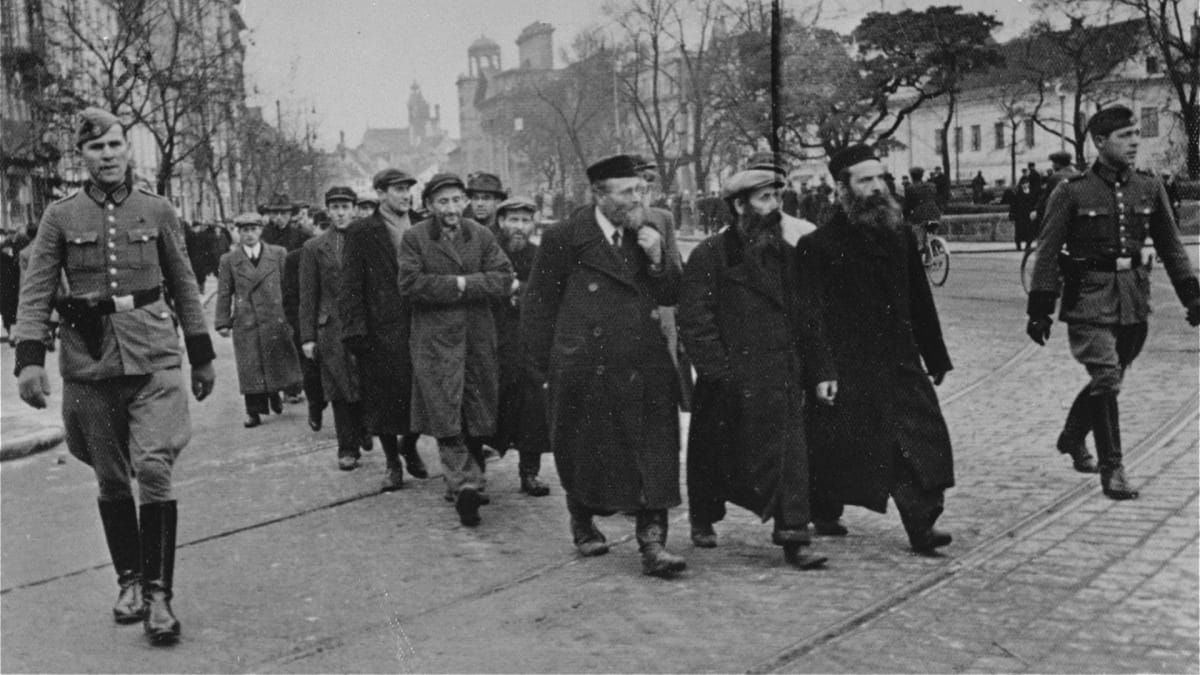 Židé vedení ve varšavském ghettu na nucené práce