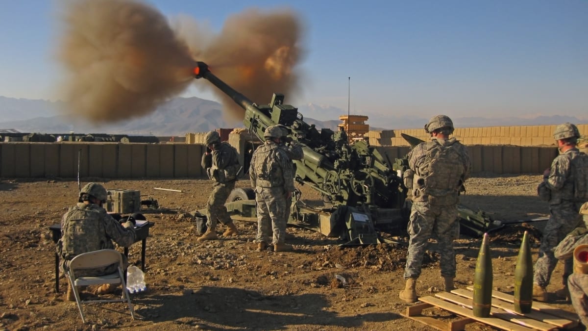 Střelba z M77 Howitzer