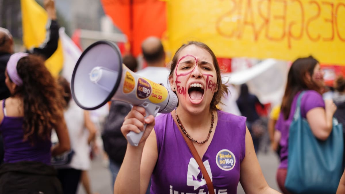 Demonstranti bývají o svých politických názorech silně přesvědčeni - třeba jako tato žena z brazilského São Paula.