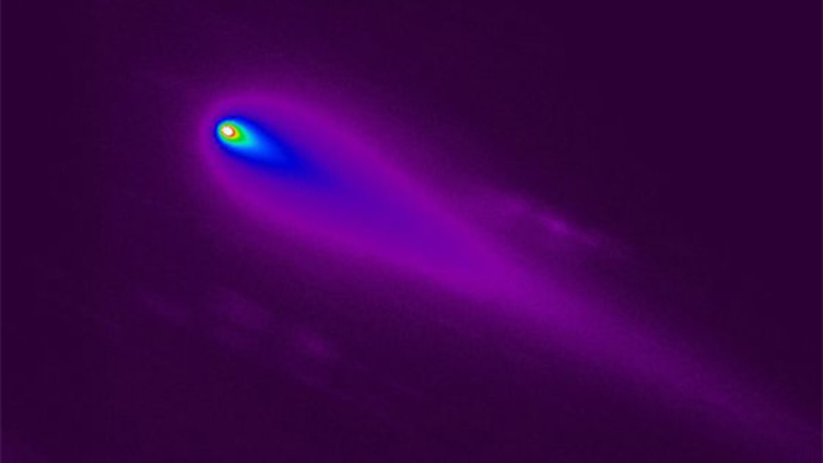Nejnovější fotografie komety ISON