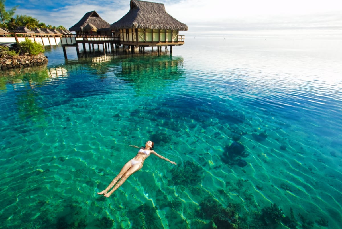 Tahiti vyváží zejména černé perly, vanilku, ovoce, květiny, monoi, ryby a noni