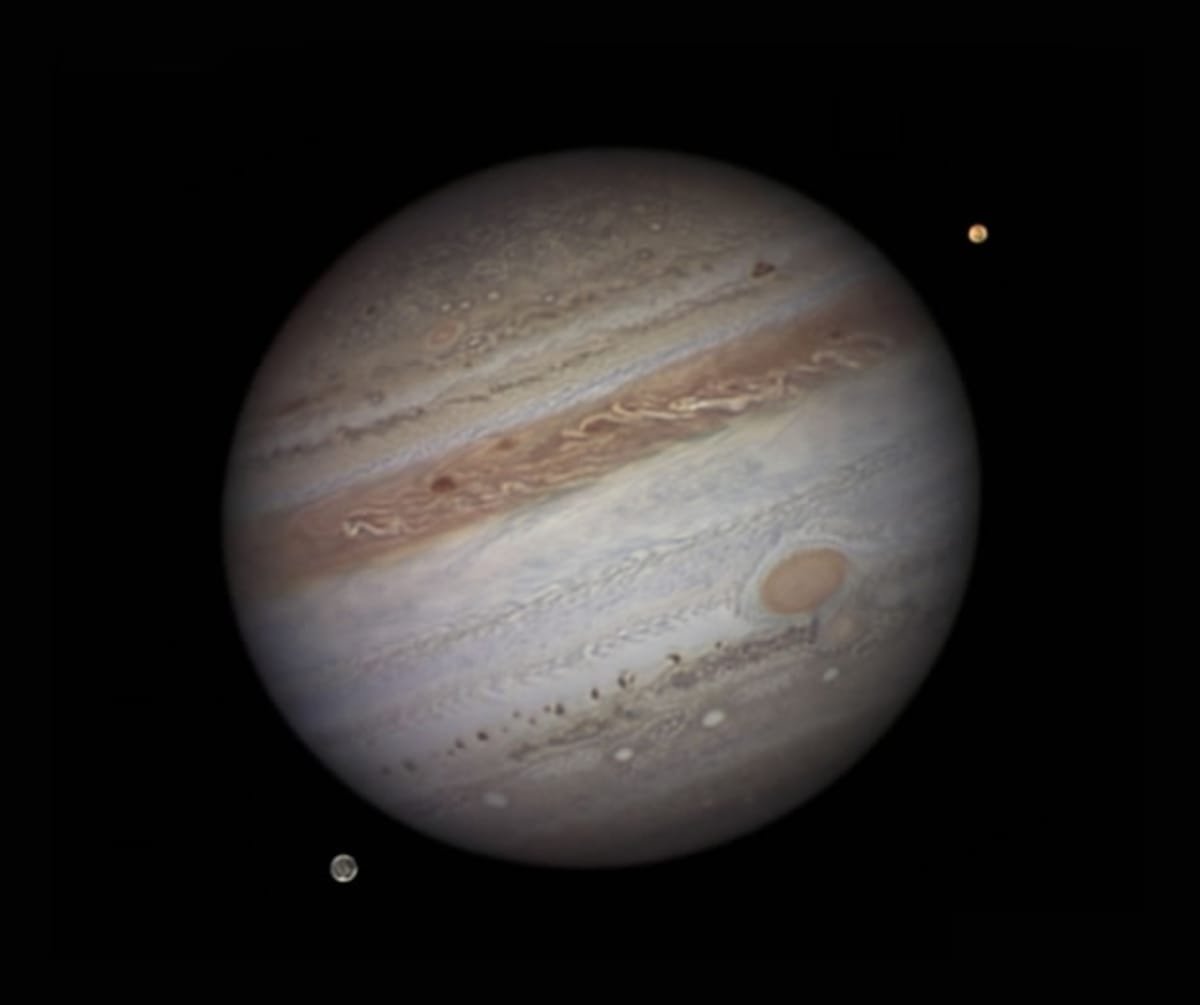 Jupiter, lo a Ganymedes