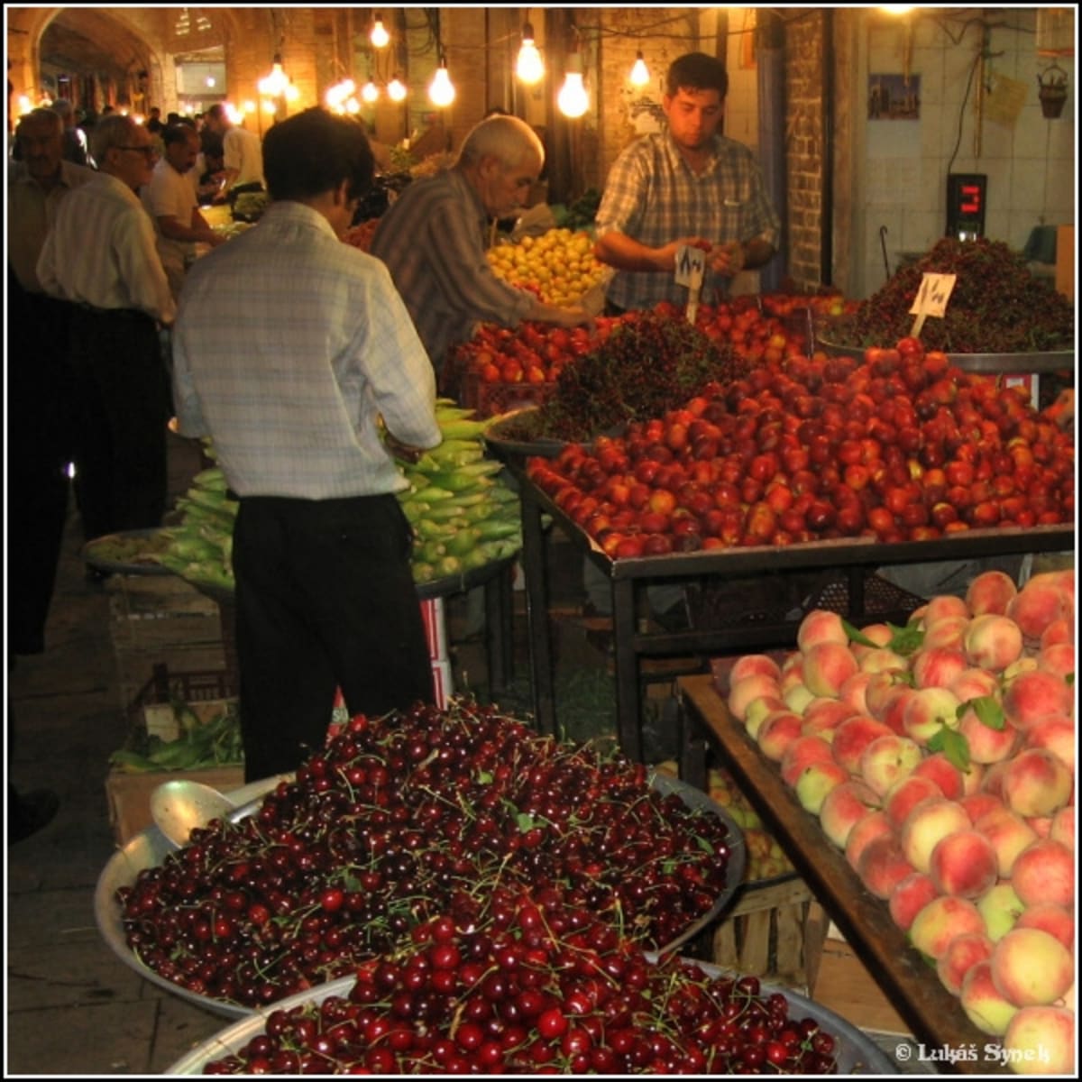 Obchody s perským ovocem