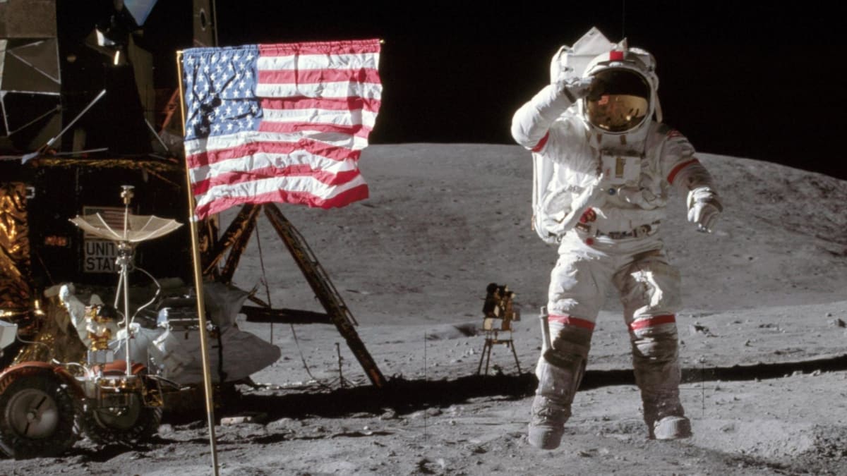 Apollo 16 asi nejvíc proslavila historka s prstenem