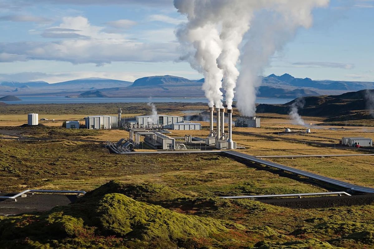 geotermální elektrárna Nesjavellir na Islandu