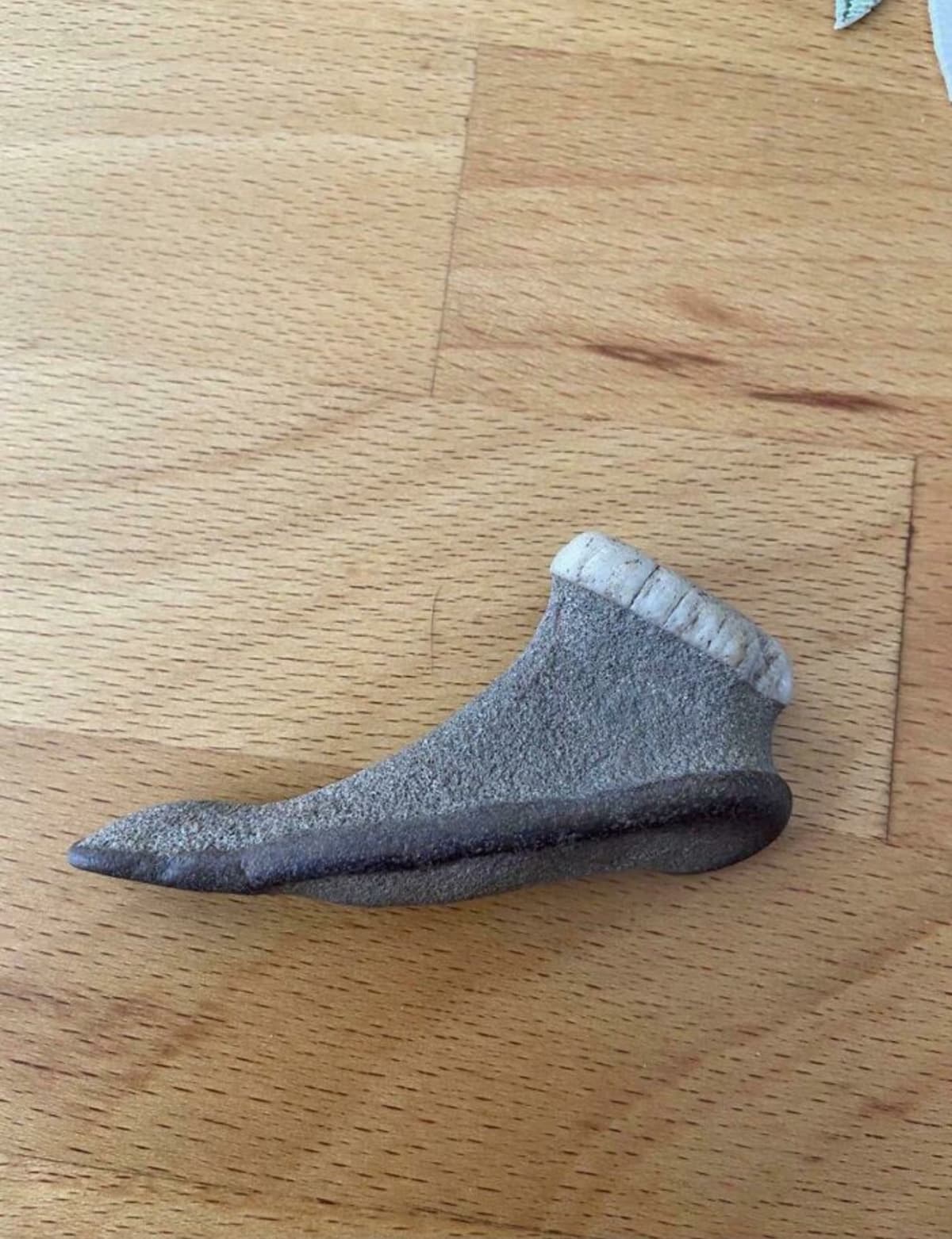 Pokud už i ponožky drží tvar... Počkat, tohle je kámen!