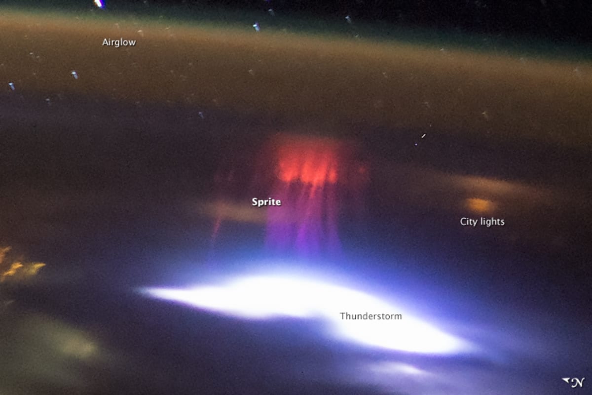Rudí skřítci na fotografiích NASA - Obrázek 2