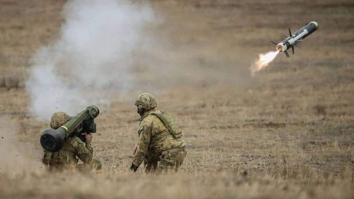 Ukrajinští vojáci testují Javelin.