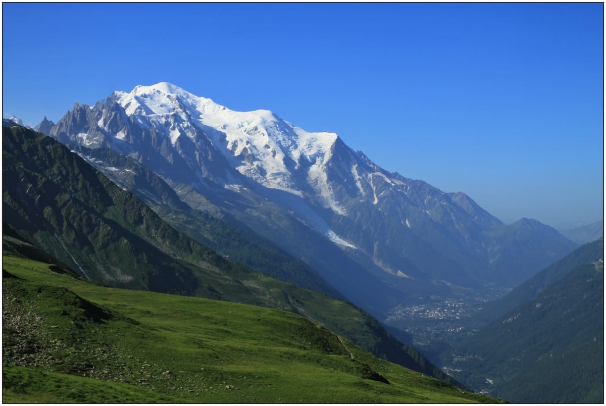 Mont Blanc (4810 m) ze sedla Col de Balme