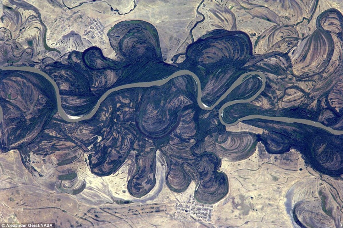 Řeka v Kazachstánu má na své okolí bohulibý vliv