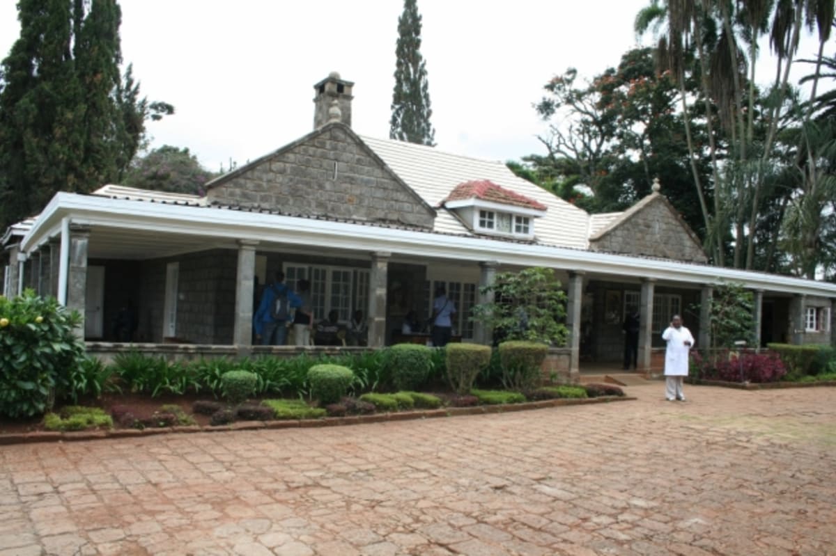 Zatímco scény ve filmu Vzpomínky na Afriku se natáčely převážně v ateilérech, tento dům dodnes stojí
