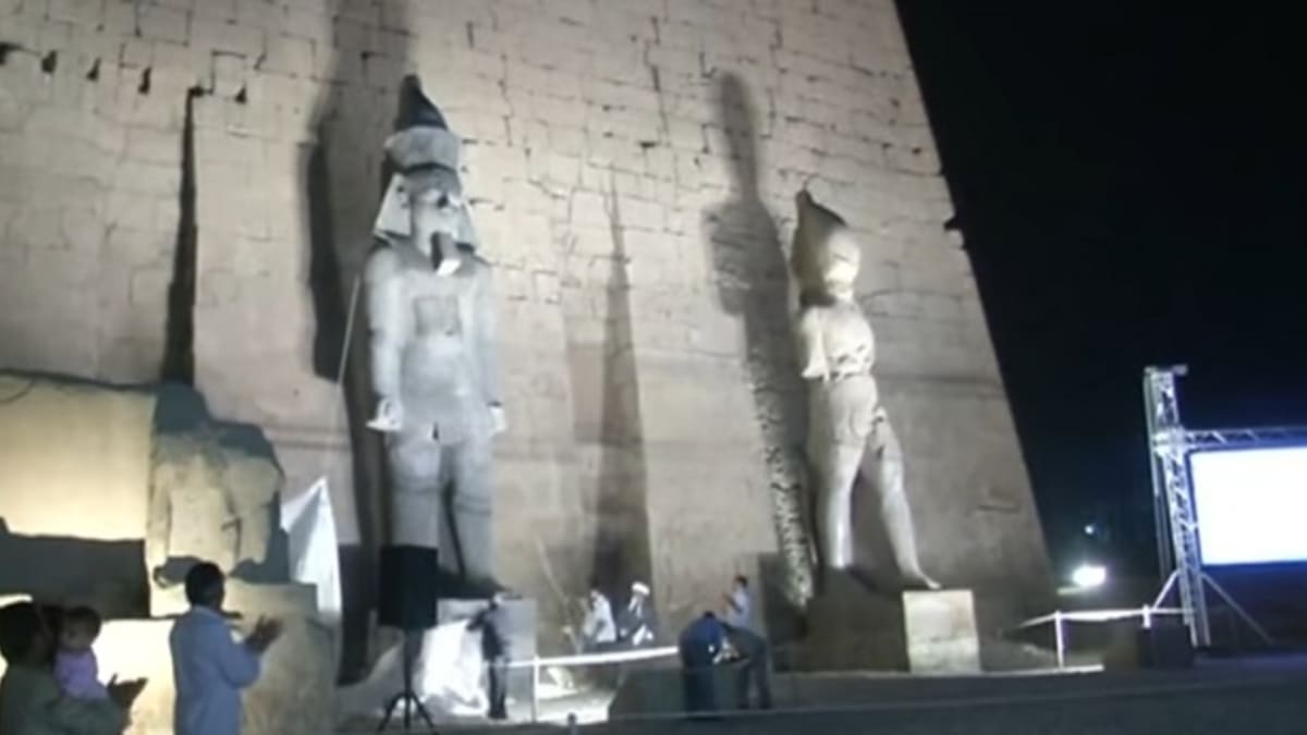 Odhalení sochy Ramesse II. bylo velkolepé.