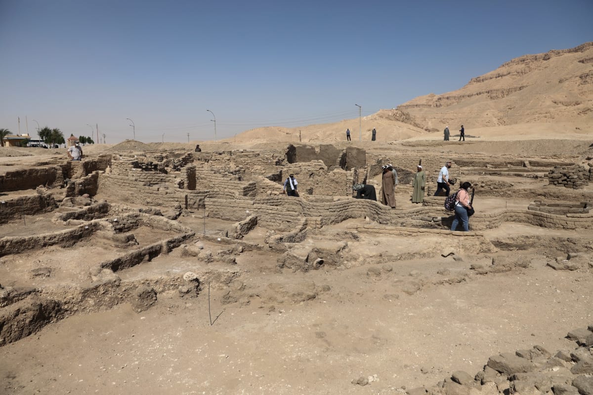 Odkrývání 3000 let starého "ztraceného zlatého města" (10. dubna 2021)