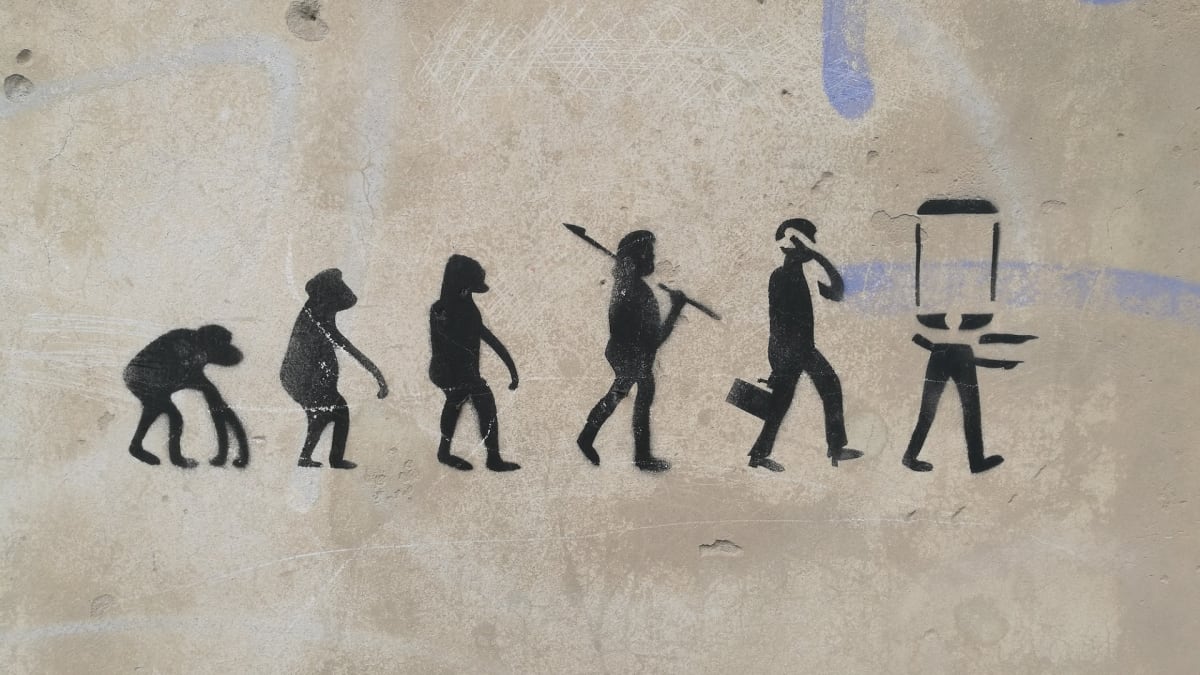 Je unilineární evoluce odpovědí na vývoj člověka a společnosti?