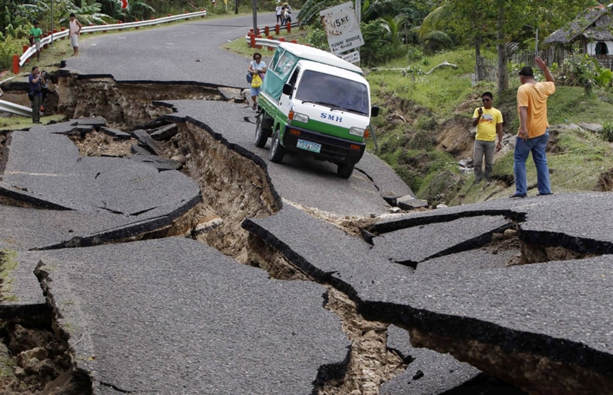 Silnice po zemětřesení