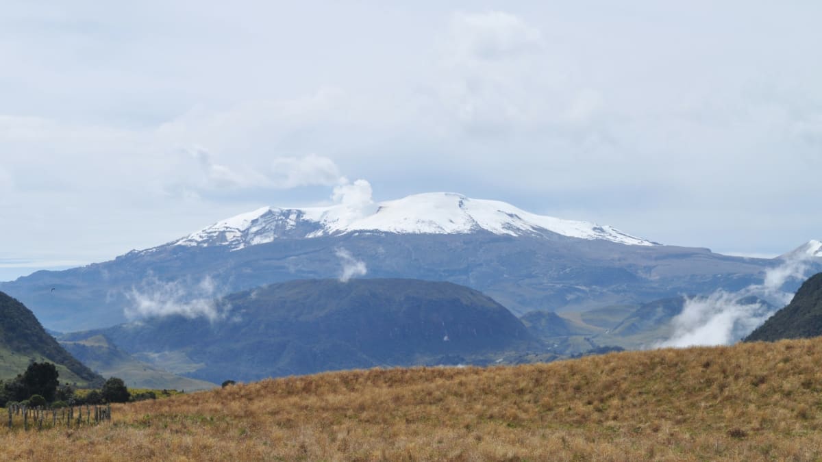 Zasněžený vrchol Nevado del Ruiz je sice krásný, ale ukrývá velká nebezpečí.