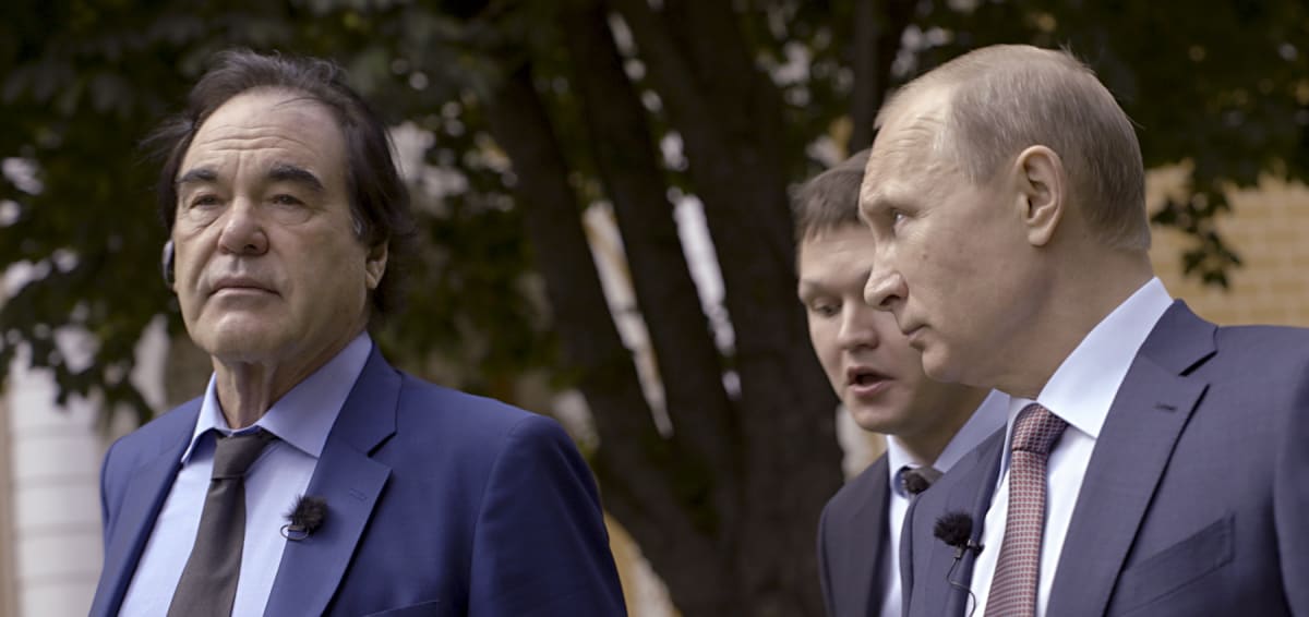 snímky z natáčení čtyřhodinového rozhovoru/dokumentu Olivera Stonea Svět podle Putina