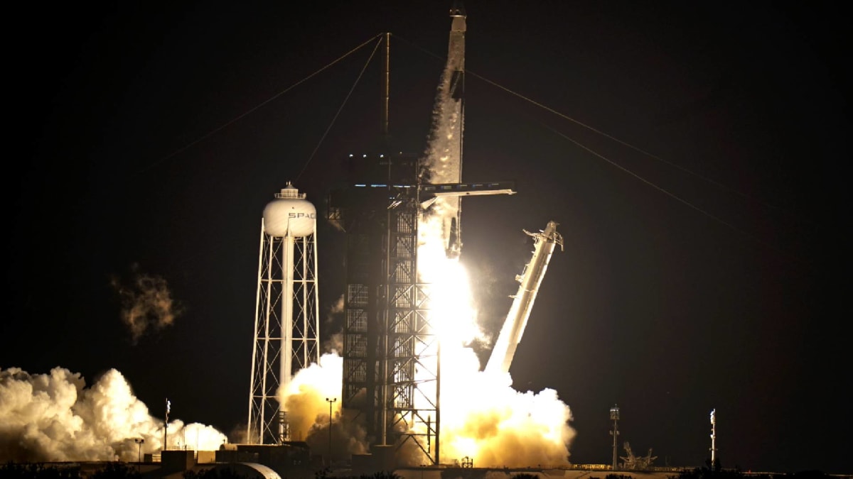 Raketa Falcon 9 úspěšně odstartovala