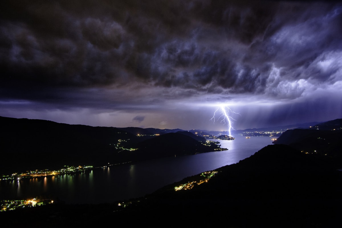 Bouře nad jezerem Orta, FOTO: Riccardo Criseo
