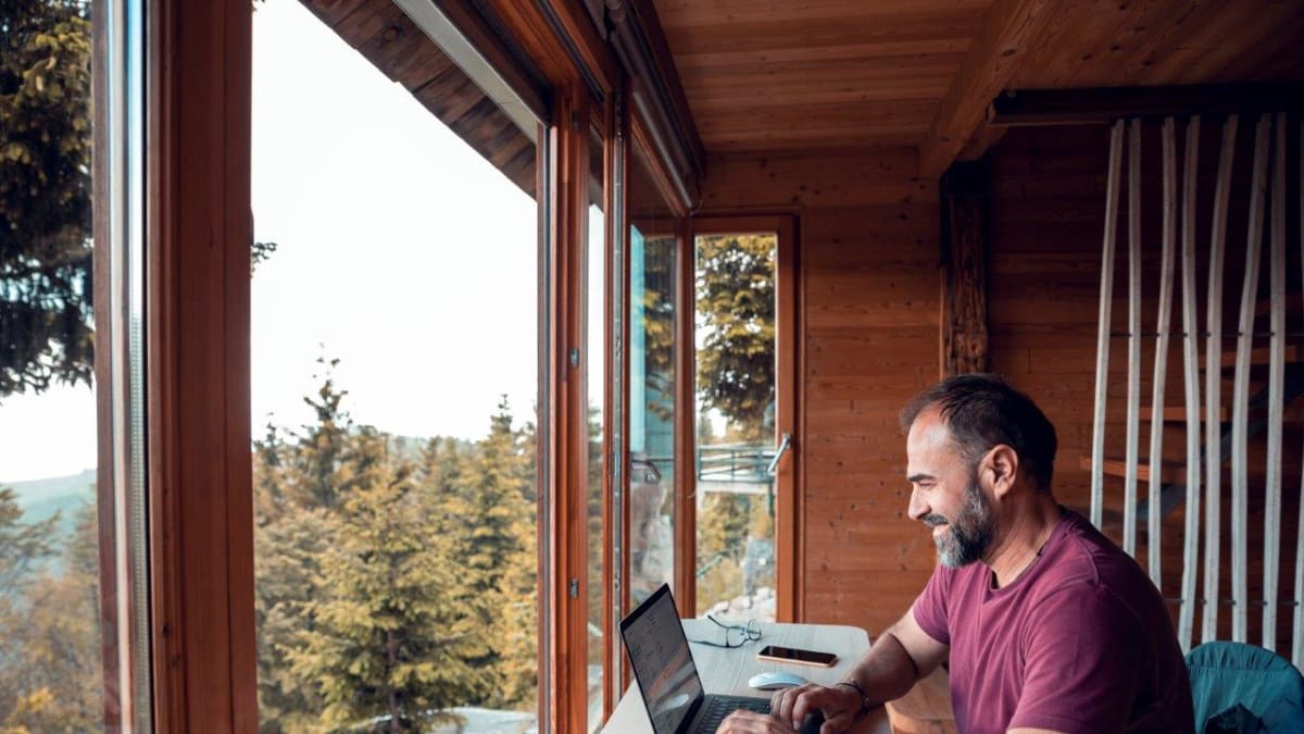 Digitální nomádi mají svůj pracovní stůl kompletně zabalený v notebooku