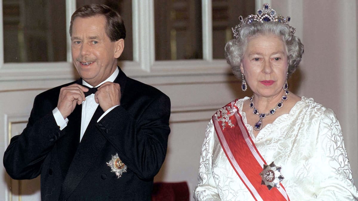 Prezident Václav Havel se během svých funkčních období setkal s celou řadou světových lídrů, mimo jiné i s britskou královnou Alžbětou II.
