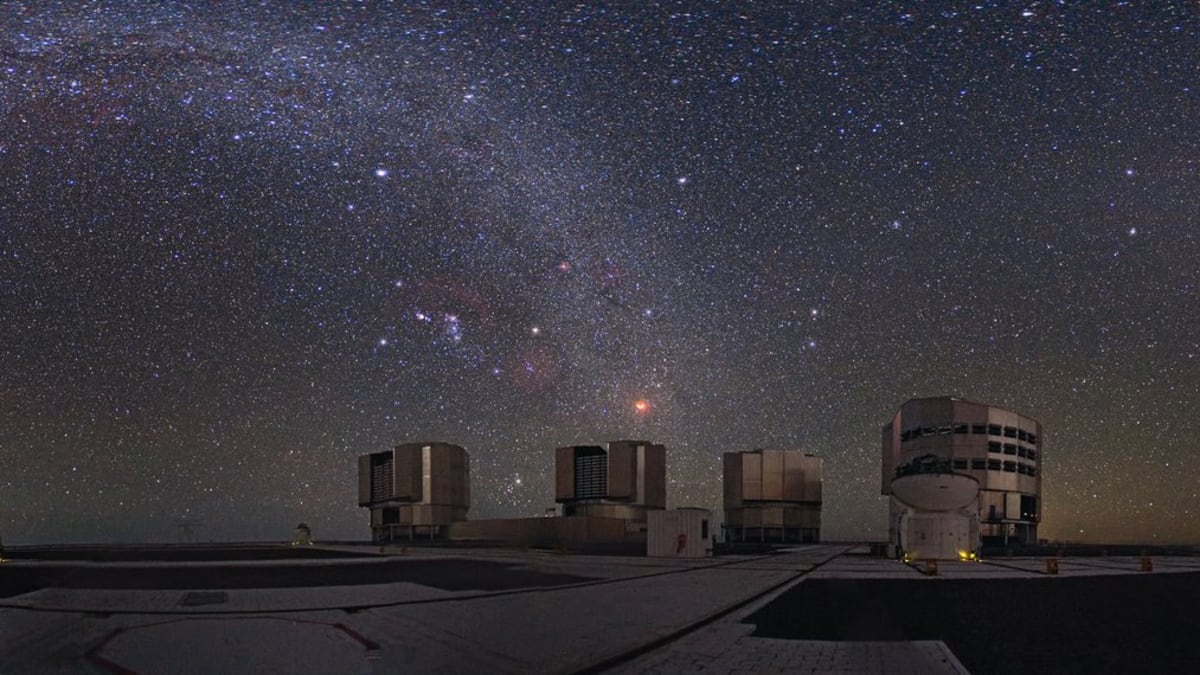 Very Large Telescope leží ve výšce 2635 m