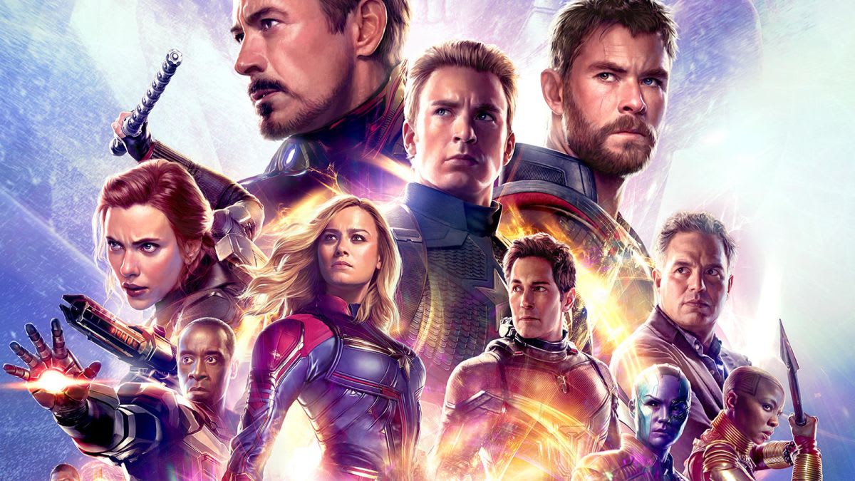 Přeživší hrdinové z Avengers: Infinity War musejí žít ve světě, kde polovina života zmizela.