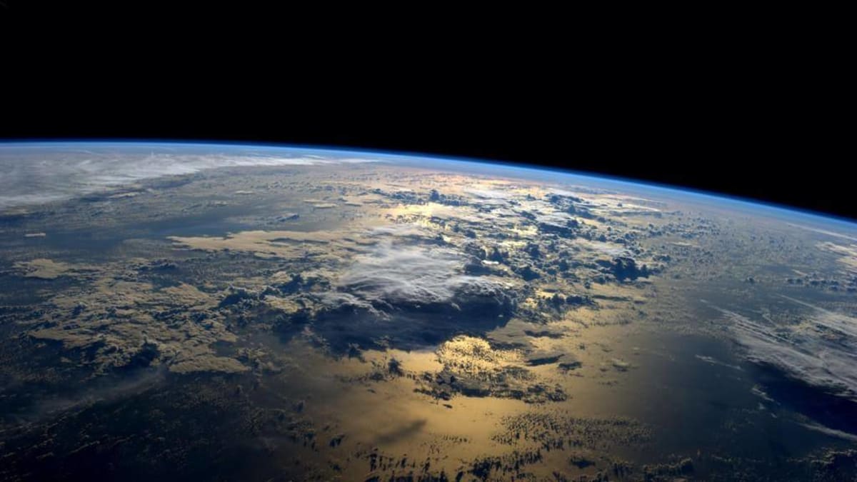 Pohled na Zemi z orbitální dráhy