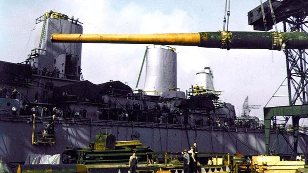 Instalace 406mm děla na bitevní loď Iowa (1942)