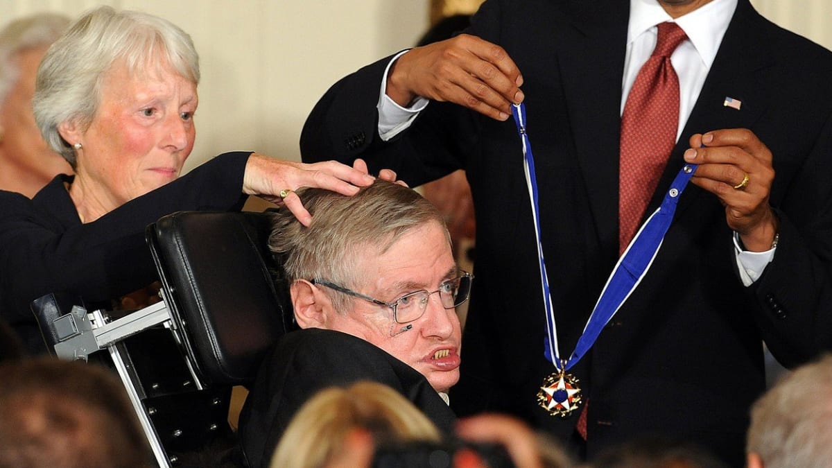 Ve věku 76 let zemřel vědec Stephen Hawking 1