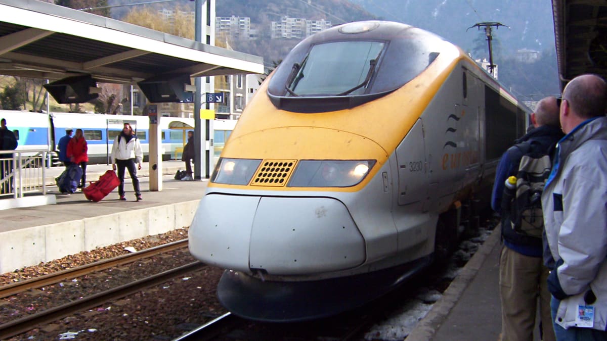 Eurostar   vlak projíždějící Eurotunelem
