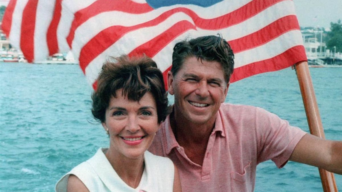Ronald Reagan a jeho žena Nancy v roce 1964