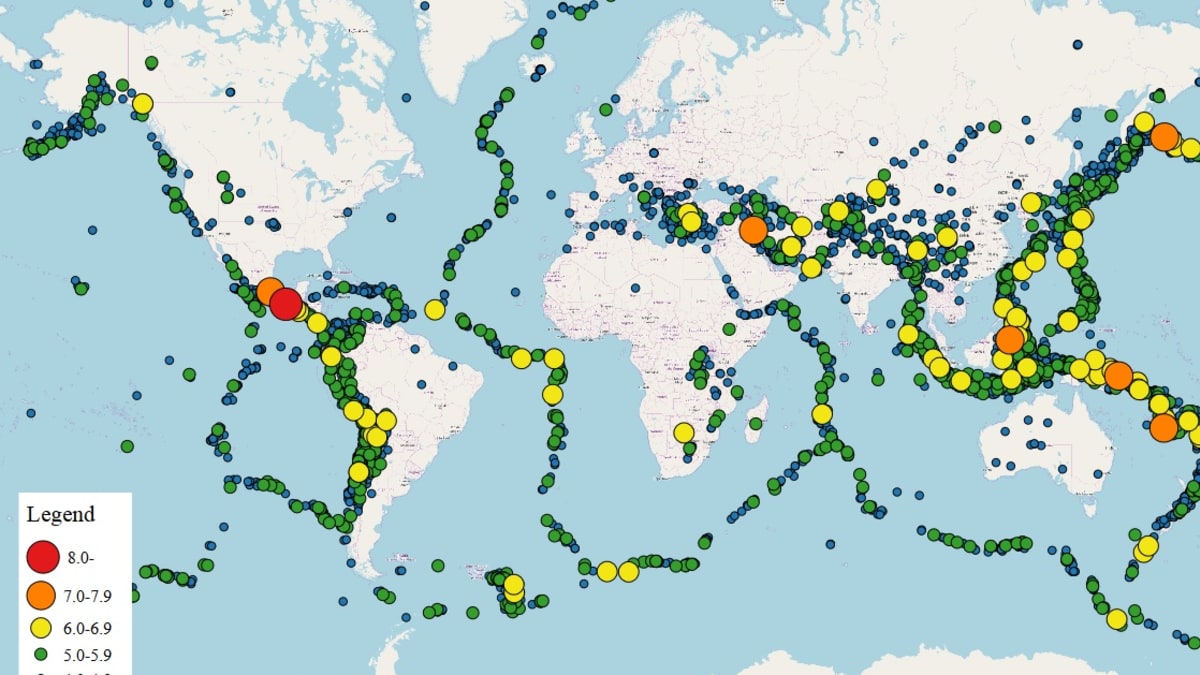 Názorná mapka všech zemětřesení roku 2017 - bylo jich zaznamenáno téměř 13 000