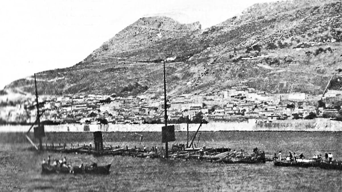 Vrak lodi SS Utopia v gibraltarském přístavu