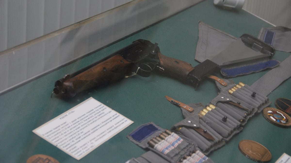 Sovětská pistole TP-82 z výbavy kosmonautů