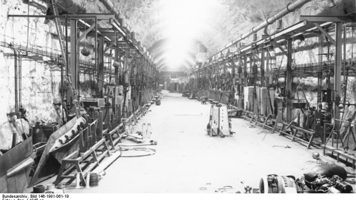 Nacisté před koncem války přesunuli výrobu raket V1 a V2 do podzemí
