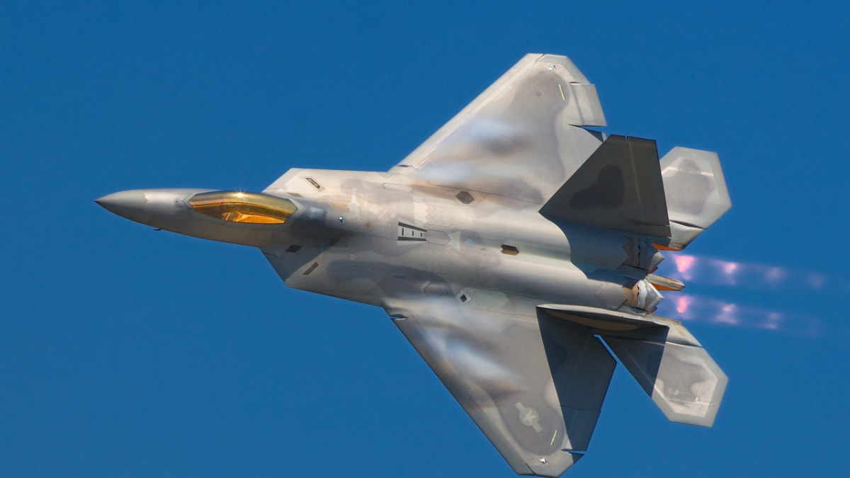 Lockheed Martin F-22A Raptor - budou tyto stroje podporovat drony