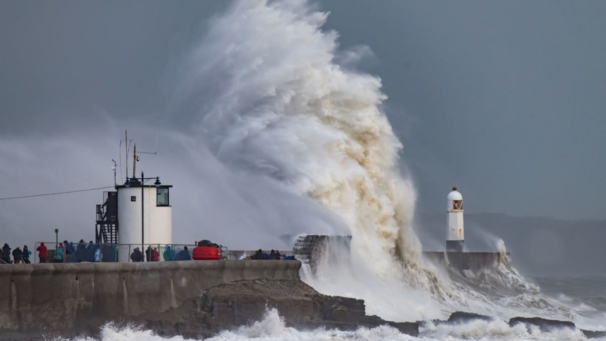 Bouře ve Walesu - ilustrační foto