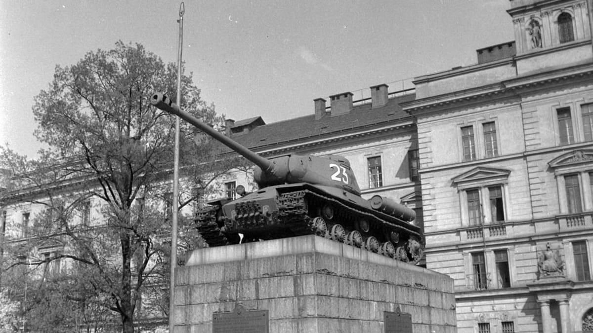 Tank č. 23 - jeden ze symbolů (a mýtů) osvobození Prahy