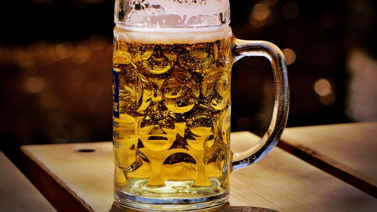 I půllitr piva denně je prý pro naše zdraví nebezpečný