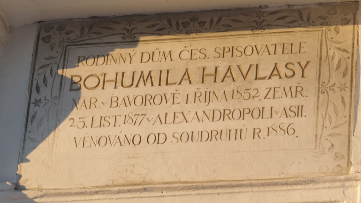 Pamětní deska na domě Bohumila Havlasy