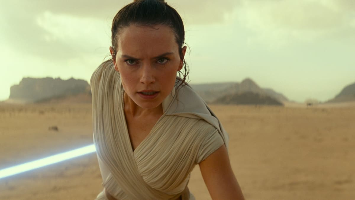 Rey v deváté epizodě Hvězdných válek užívá Sílu bez váhání.