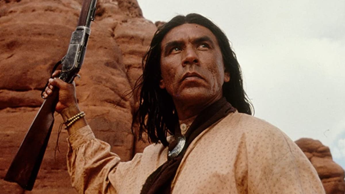 Ve snímku Geronimo z roku 1993 si hrdinu zahrál Wes Studi