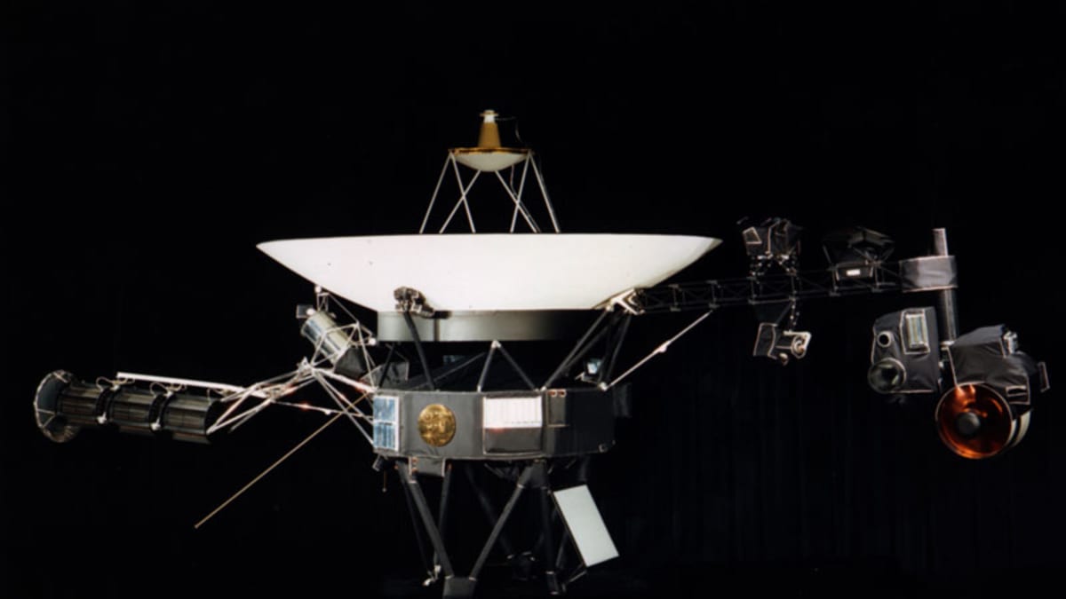 Voyager 1 byl vypuštěn v září 1977 a je stále funkční