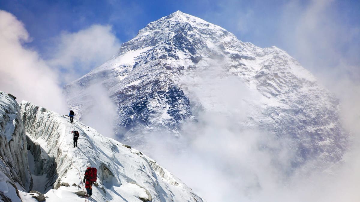 Pohled na Mount Everest z nepálské strany
