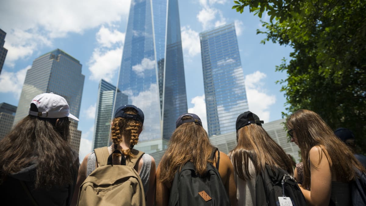 Návštěva památníku událostí 11. září je pro mnoho Američanů zásadním úkolem