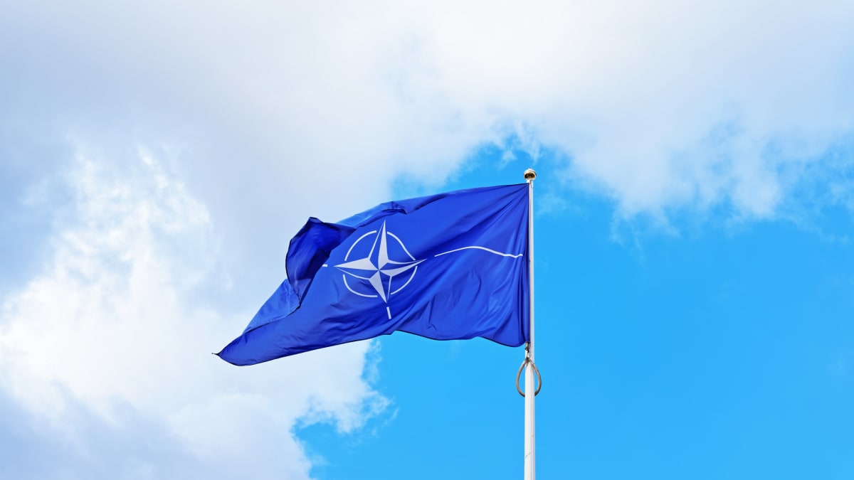 NATO - Putin vnímá Severoatlantickou organizaci jako hrozbu