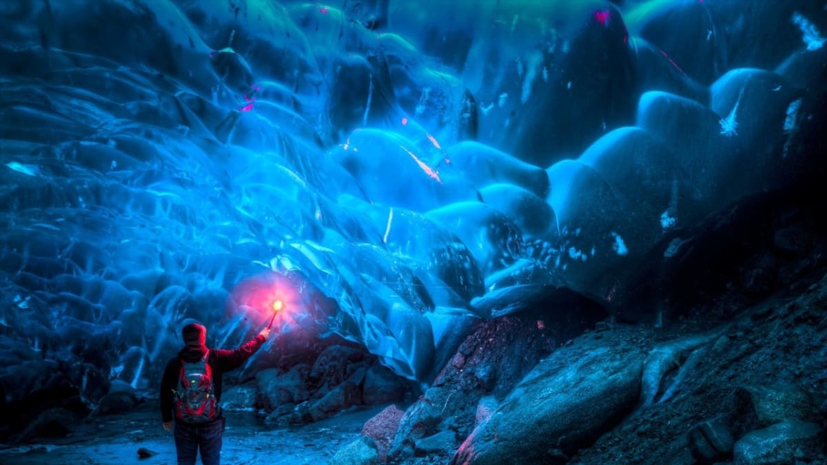 Ledová jeskyně na ALjašce - Obrázek 1