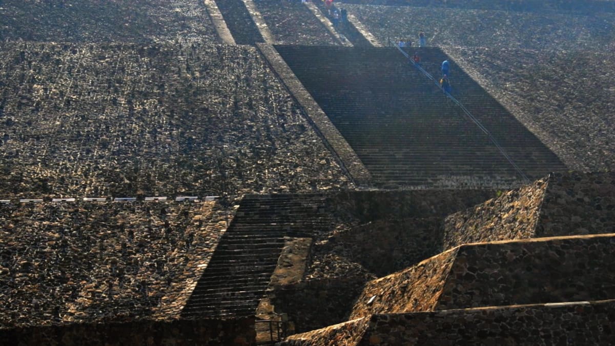 Mexická pyramida SLunce