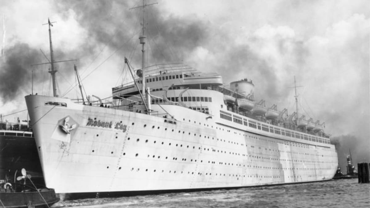 Jednou z velkých transportních lodí, které křižovaly na konci války Baltem, byl i Robert Ley